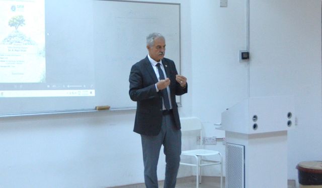 DAÜ Tıp Fakültesi öğrencilerine Hayri Orçan’dan “Sıfır Atık” dunumu