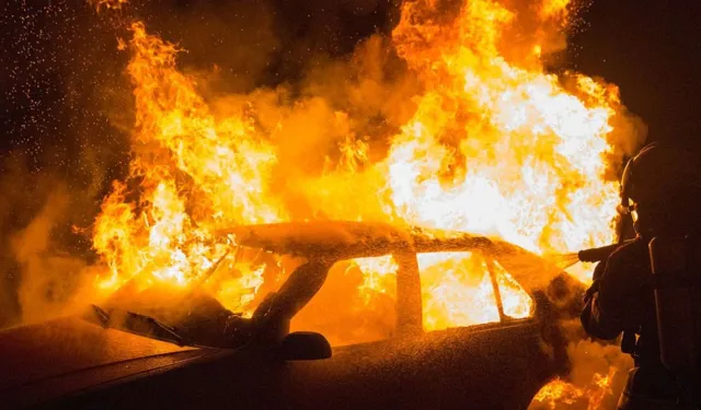 Paşaköy’deki araç yangını kundaklama çıktı...