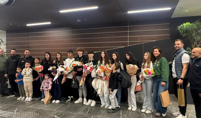 Başarılar Şampiyon Meleklere adandı