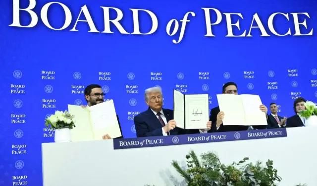 Kombos Breit Bart News'e Trump için “küresel düzenin düzenleyicisi” dedi