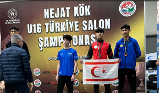 Hala Sultan İlahiyat Koleji öğrencisi Erol Efe Bilmez 200 metrede Türkiye üçüncüsü oldu