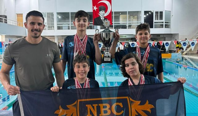 Necat British College Lefkoşa İlkokulu havuzda kürsüye ambargo koydu