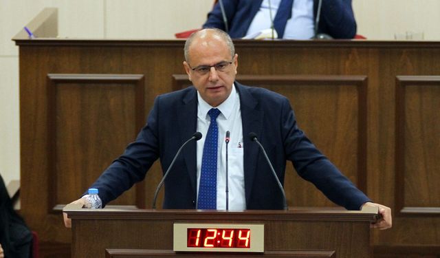 Özuslu “Şu an spor yönetimi diye bir yönetim yoktur”