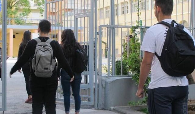 Ağrotur’da okullar bugün açılıyor