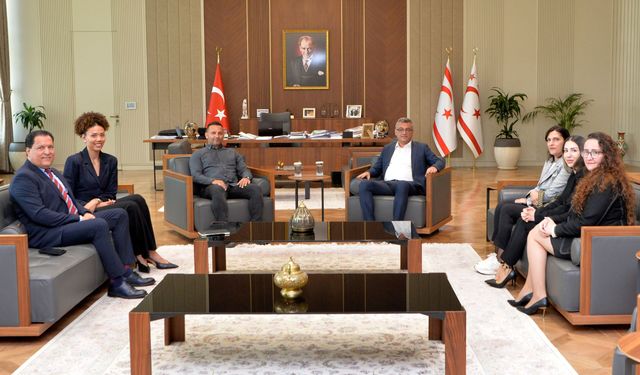 Erhürman, Atletizm Federasyonu heyeti ile milli atlet Savaşkan’ı kabul etti