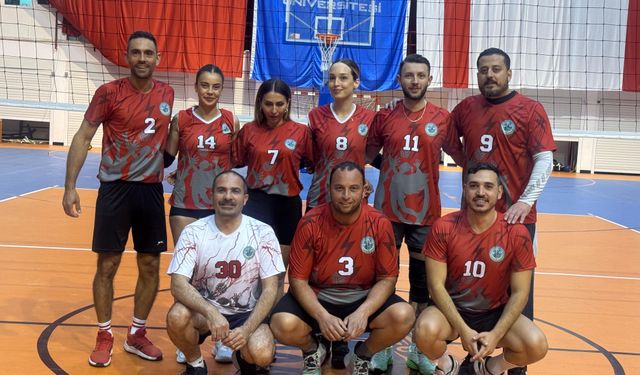 DAÜ Şampiyon Melekler Voleybol Anı Turnuvasında heyecan yükseldi