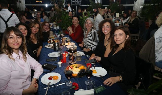 Misty Bar’da nostalji dolu gece