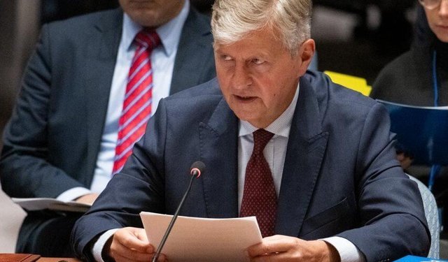 Lacroix yarın Kıbrıs'a geliyor