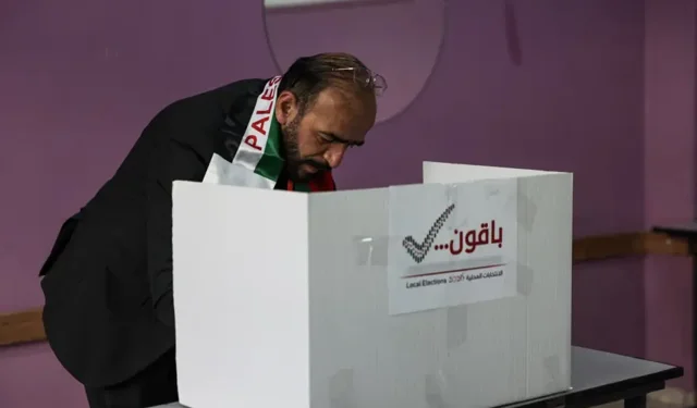 Filistinliler sandık başında