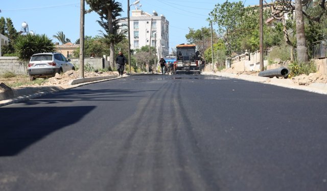 İskele Belediyesi yol bakım ve asfalt çalışmalarını sürdürüyor