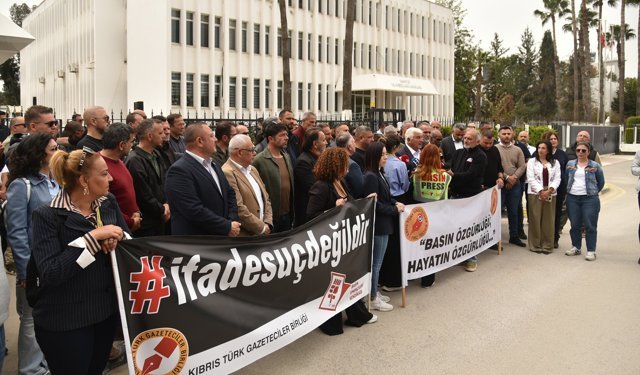 Sendikalar ve basın örgütleri sosyal medya saldırılarını protesto etti