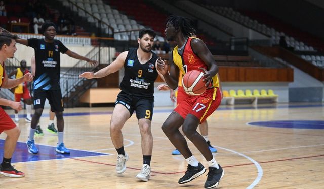 Soyer Altınbaş Kıbrıs farklı kazandı
