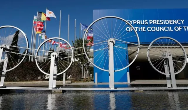 Güney Kıbrıs’ta dün başlayan AB Zirve Toplantısı sürüyor