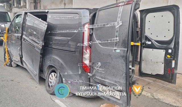 KKTC plakalı araçtan gümrüksüz sigaralar çıktı