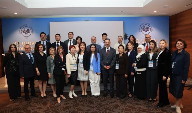 Prof. Dr. Güzoğlu, 33. Ulusal Neonatoloji Kongresi’nde KKTC’yi temsil etti