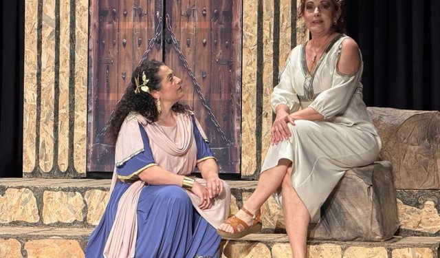 "Lisistrati" Çatalköy’de tiyatroseverlerle buluştu