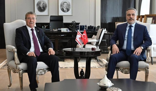 TC Dışişleri Bakanı Fidan, Başbakan Üstel ile Ankara'da görüştü