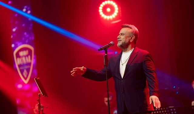 Bülent Serttaş’tan Merit Royal Diamond sahnesinde unutulmaz gece