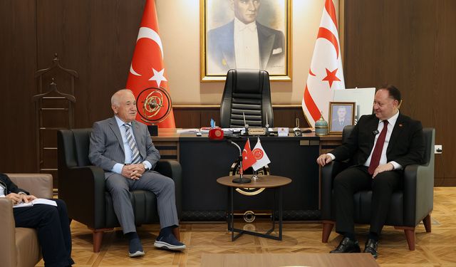 “Rumlar milli gelirini refah yerine silaha harcıyor”