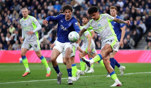 Manchester City, avantajını kaybetti