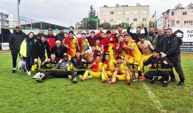A2 Süper Lig'de şampiyon Dumlupınar