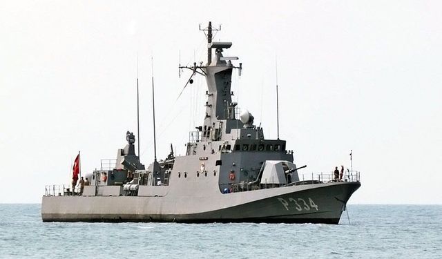 Denizaltı ve savaş gemisi geliyor