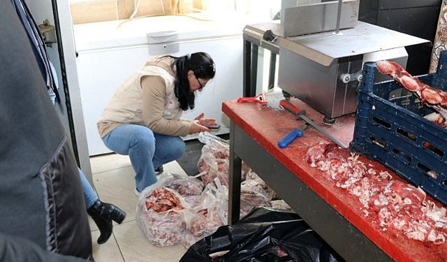 Beş kasap uyarı aldı