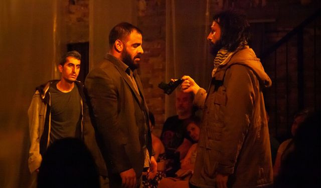 Kıbrıs Türk Devlet Tiyatroları “Maskeliler” oyununu sahneledi