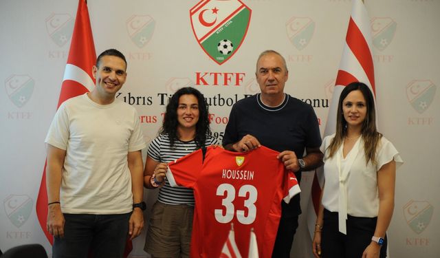 Kıbrıslı Türk futbolcu Halle Hussein KTFF'yi ziyaret etti..!
