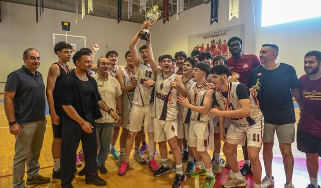 U16 Erkekler Ligi’nde şampiyon Yakın Doğu