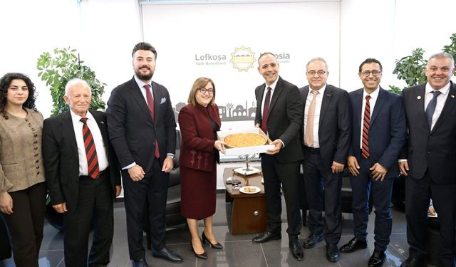 Gaziantep Büyükşehir Belediyesi heyeti LTB’yi ziyaret etti