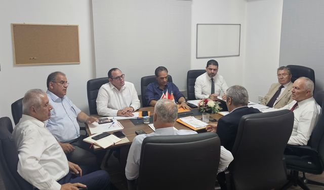 Üstel, milletvekilleri ve ilçe başkanlarıyla seçim sürecine ilişkin hazırlıkları değerlendirdi