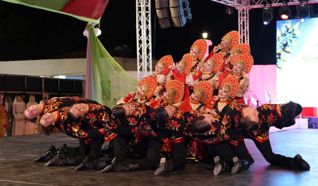 "İskele Belediyesi 29. Uluslararası Halk Dansları Festivali" sona erdi
