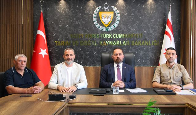 Bakan Çavuş, KKTC Avcılık Federasyonu heyetini kabul etti