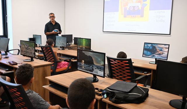 Güzelyurt’ta çocuklar için robotik kodlama kursları başladı