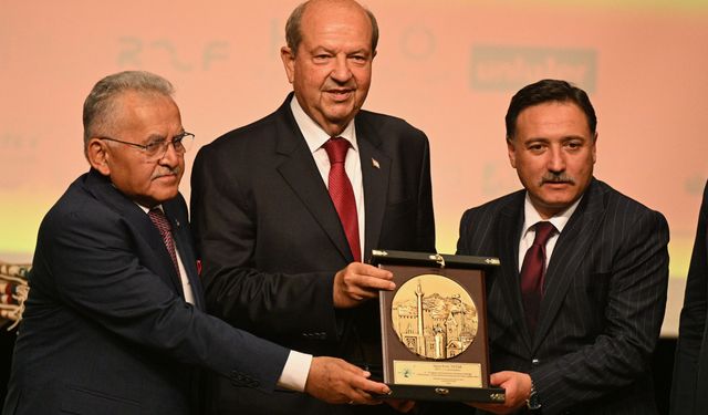 Tatar: "Türkiye'nin Kıbrıs'taki varlığı kırmızı çizgimizdir"