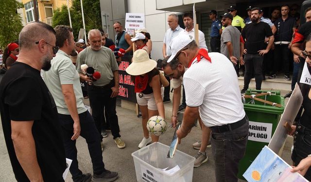 KTOEÖS, Yüksek Danışma Kurulu öncesinde Milli Eğitim Bakanlığı önünde eylem yaptı