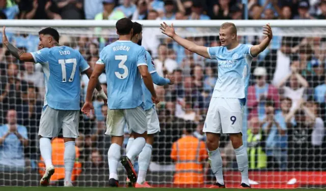 Sekiz gollü maçta kazanan Manchester City