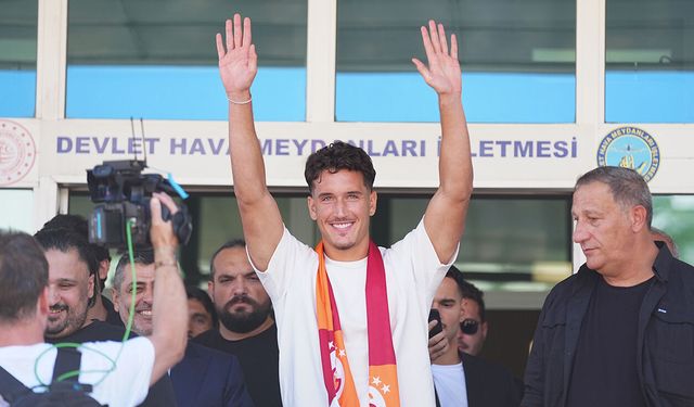 Deniz Gül, Galatasaray için İstanbul'da