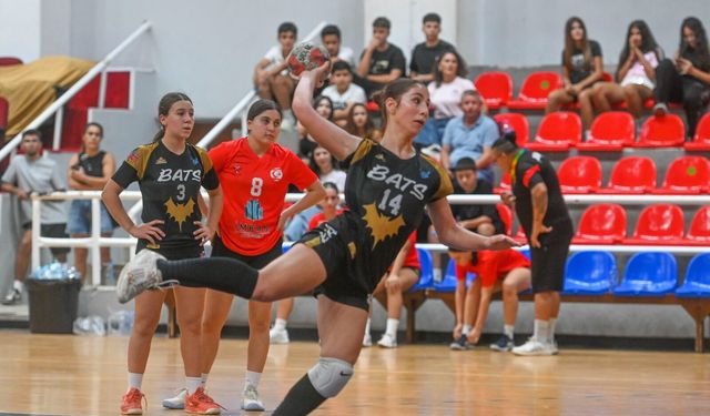 U-16 Kızlar Hentbol Ligi’nde gol yağmuru