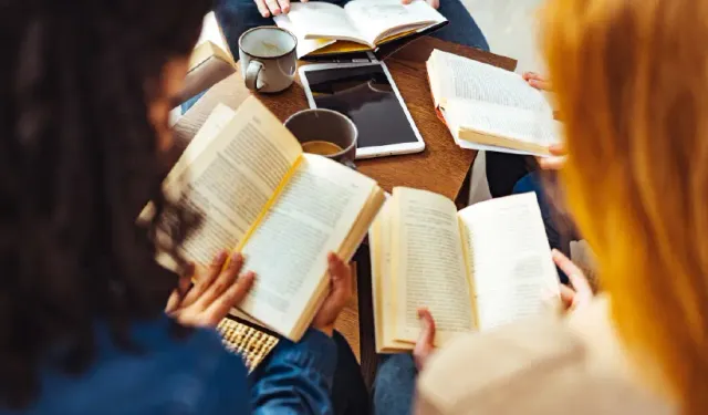Kitap okuyana para ödülü