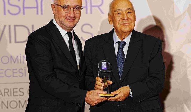 Reha Arar’a gastronemiye hizmet ödülü