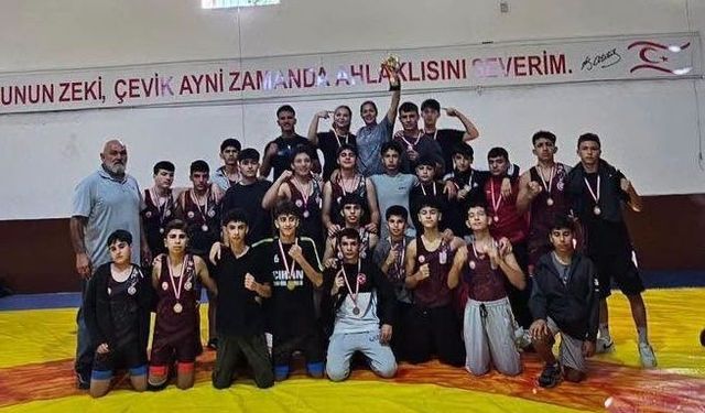 U15 ve U17 Güreş Şampiyonası’na 6 kulüpten 70 sporcu katıldı