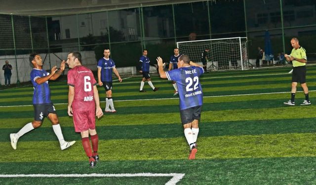 İş Bankası ve Merkez Bankası çeyrek finalde