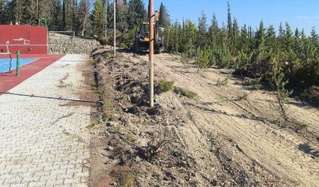 Lefke Tenis Kortlarına çevre düzenlemesi yapılıyor