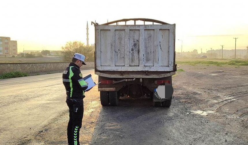5 ton ve üzeri kamyonlara yönelik trafik kısıtlaması geçici olarak kaldırıldı
