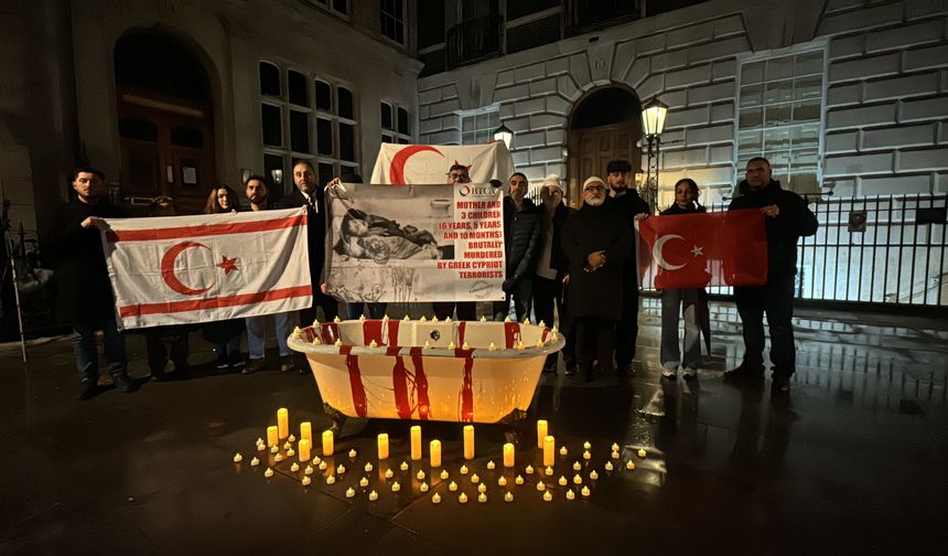 "Kanlı Noel" katliamının 61'inci yılında kurbanlar Londra'da anıldı