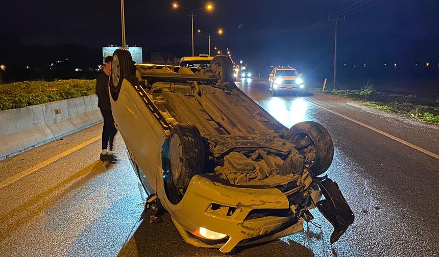 Beton bariyere çarparak takla attı