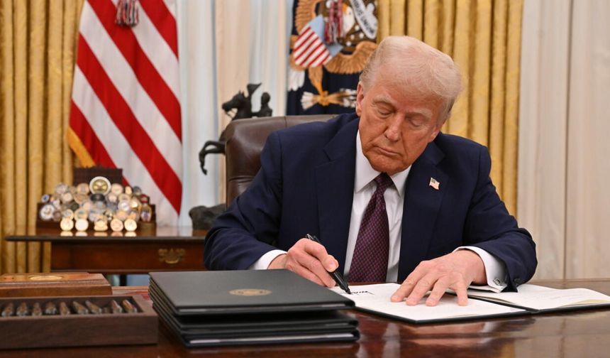 Trump, "büyük bir ülke" ile ticaret anlaşması imzalayacaklarını duyurdu