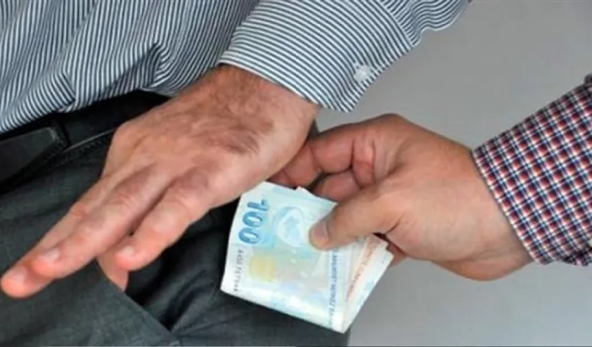 Trafik polisine rüşvet vermeyi teklif eden kişi tutuklandı